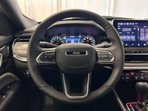 Used 2024 Jeep Compass Limited image 9