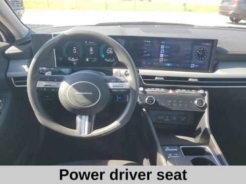 Used 2025 Hyundai Sonata SEL FWD image 4