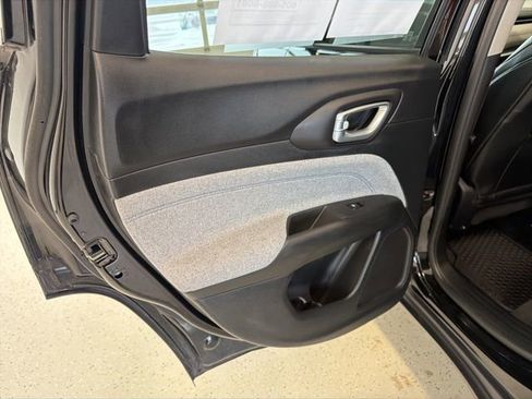 Used 2022 Jeep Compass Latitude w/ Convenience Group image 38