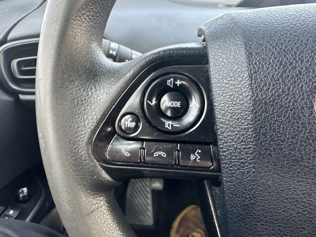 Used 2022 Toyota Prius LE AWD/4WD image 20