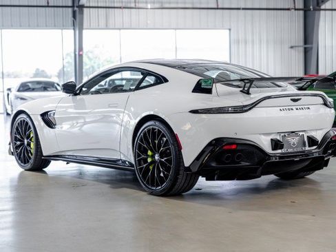 Used 2023 Aston Martin V8 Vantage Coupe RWD image 4