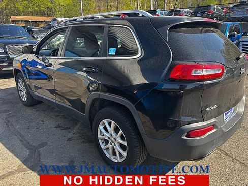 Used 2018 Jeep Cherokee Latitude Plus AWD/4WD image 3