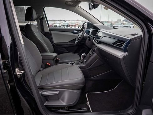 Used 2023 Volkswagen Taos SE image 16