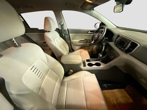 Used 2018 Kia Sportage LX image 27