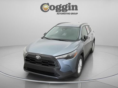 New 2026 Toyota Corolla Cross LE w/ Moonroof Package FWD image 32