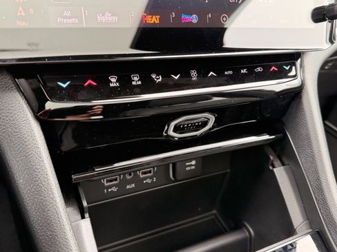 New 2026 Jeep Grand Cherokee Limited AWD/4WD image 18