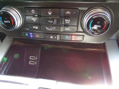 Used 2020 Ford F150 Lariat w/ Equipment Group 502A Luxury AWD/4WD image 21
