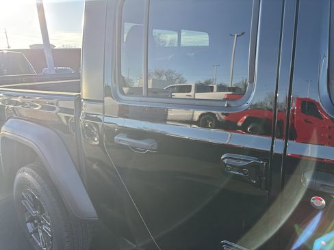 New 2026 Jeep Gladiator Sport AWD/4WD image 7