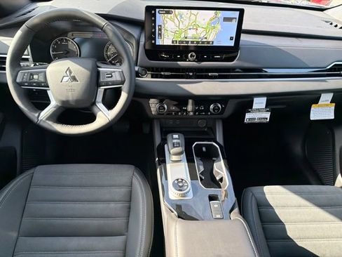New 2026 Mitsubishi Outlander LE FWD image 16