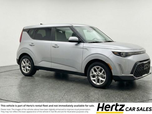 Used 2025 Kia Soul LX w/ LX Technology Package FWD image 1