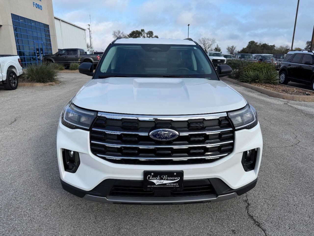 Used 2025 Ford Explorer Active w/ Active Comfort Package RWD image 8