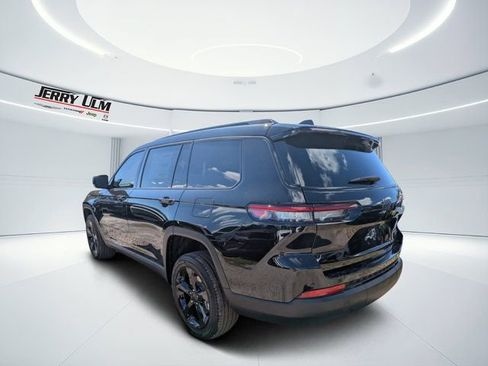 New 2025 Jeep Grand Cherokee L Limited w/ Black Appearance Package image 5