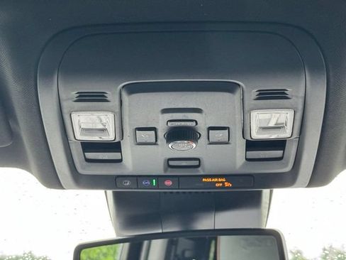 Used 2025 GMC Yukon XL AT4 AWD/4WD image 19