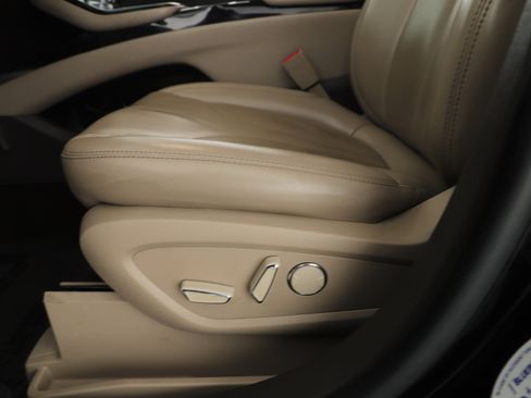 Used 2021 Lincoln Nautilus FWD w/ Equipment Group 101A image 9