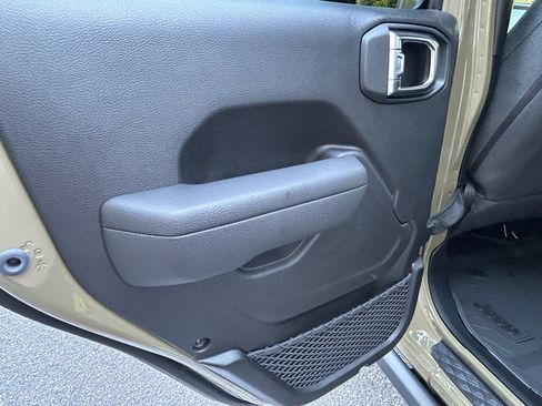 New 2025 Jeep Gladiator Willys image 18