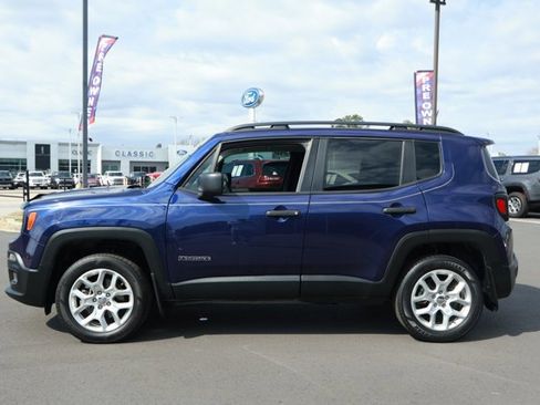 Used 2018 Jeep Renegade Sport w/ Power & Air Group image 9