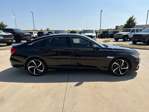 Used 2022 Honda Accord Sport Special Edition image 6