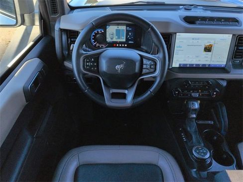 Used 2024 Ford Bronco Wildtrak image 16