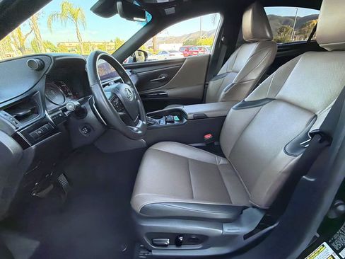 Used 2024 Lexus ES 300h w/ Premium Package FWD image 19