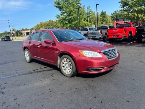 Used 2013 Chrysler 200 LX FWD image 4
