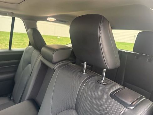 Certified 2024 Toyota Grand Highlander Limited image 10