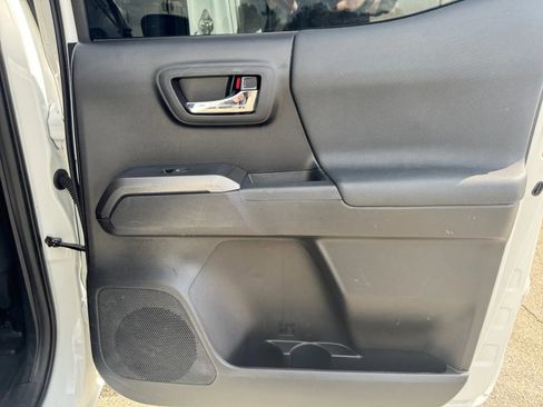 Used 2020 Toyota Tacoma TRD Off-Road image 25