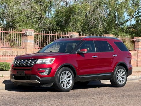 Used 2017 Ford Explorer Limited image 1