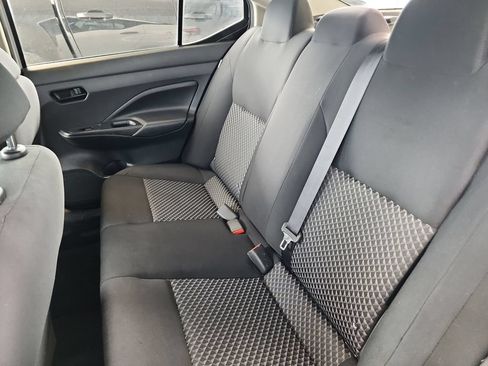 Used 2022 Nissan Versa S FWD image 40