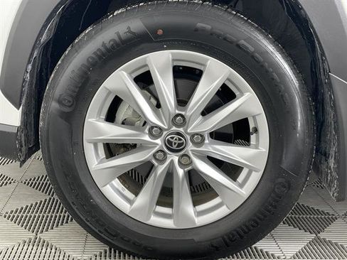 Certified 2023 Toyota Corolla Cross LE w/ Moonroof Package image 23