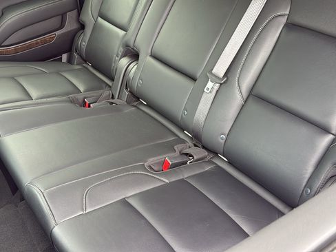 Used 2019 Chevrolet Suburban LT AWD/4WD image 30