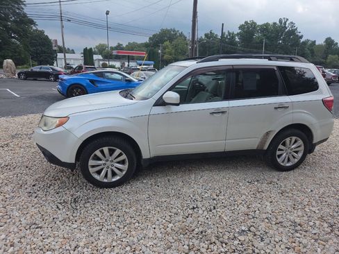 Used 2011 Subaru Forester 2.5X Premium AWD/4WD image 3