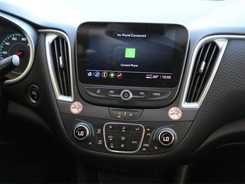Used 2022 Chevrolet Malibu LT image 11