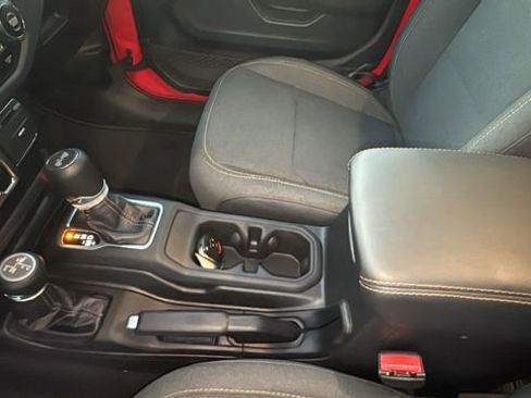 Used 2025 Jeep Wrangler Unlimited Sahara w/ Safety Group image 24