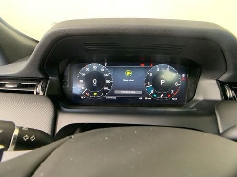 New 2025 Land Rover Discovery Sport Dynamic SE image 18