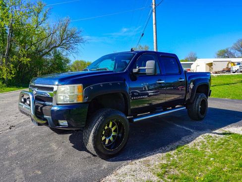 Used 2007 Chevrolet Silverado 1500 LTZ w/ Safety Package AWD/4WD image 8