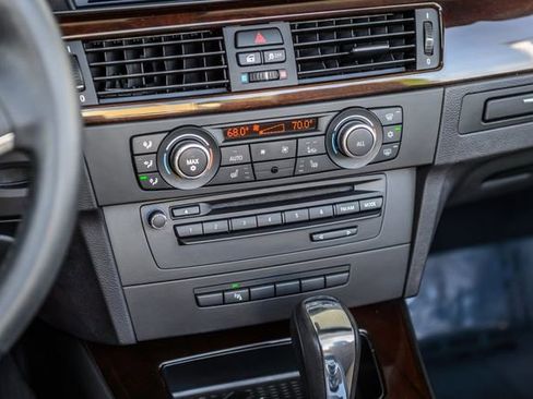 Used 2012 BMW 328i Convertible image 37