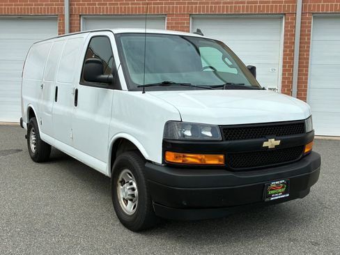 Used 2019 Chevrolet Express 2500 w/ Driver Convenience Package RWD image 8