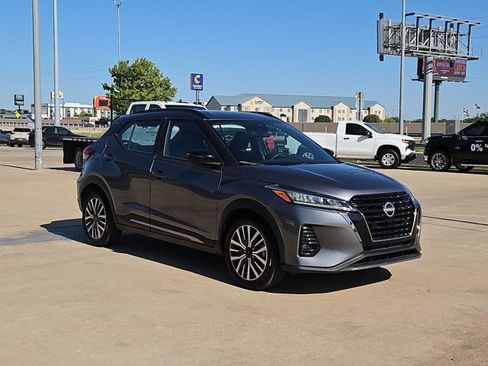 Used 2024 Nissan Kicks SR FWD image 3