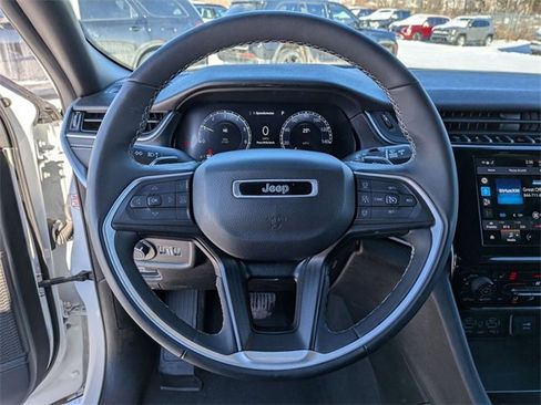 Certified 2024 Jeep Grand Cherokee L Laredo image 17