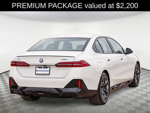 Used 2026 BMW i5 eDrive40 w/ M Sport Package RWD image 4