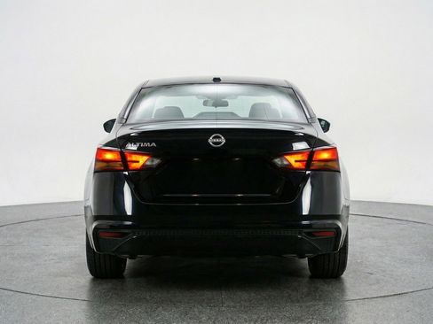 Used 2025 Nissan Altima 2.5 SV image 7