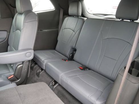 Used 2024 Buick Enclave Premium image 18