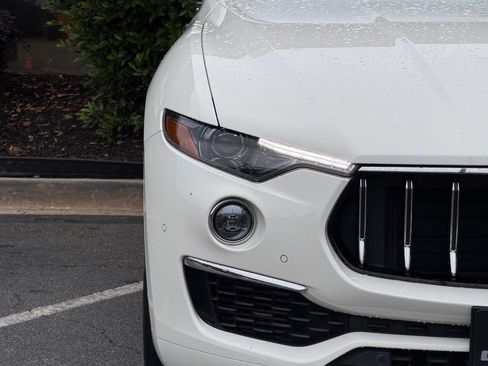 Used 2022 Maserati Levante GT AWD/4WD image 4