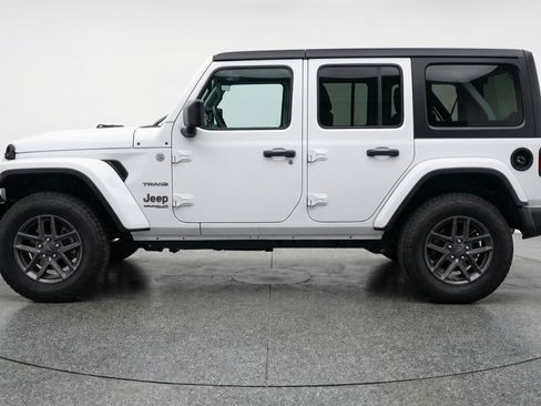 Used 2025 Jeep Wrangler Sport S image 5
