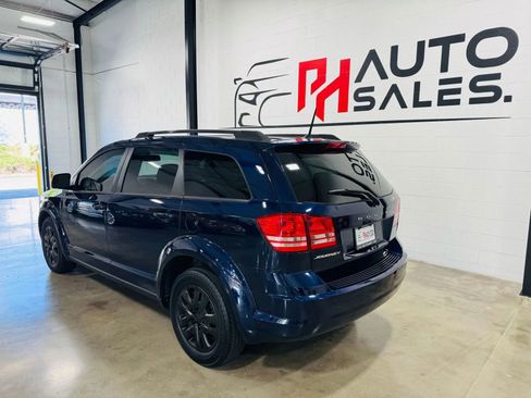 Used 2018 Dodge Journey SE image 2