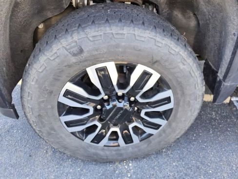 Used 2024 GMC Sierra 3500 Denali Ultimate AWD/4WD image 6