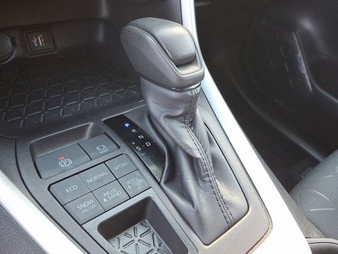 Certified 2024 Toyota RAV4 XLE image 15