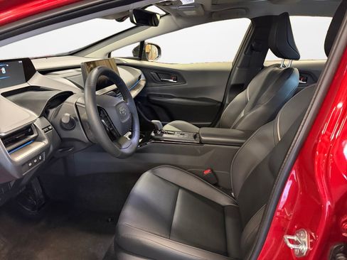 Used 2026 Toyota Prius XLE AWD/4WD image 9
