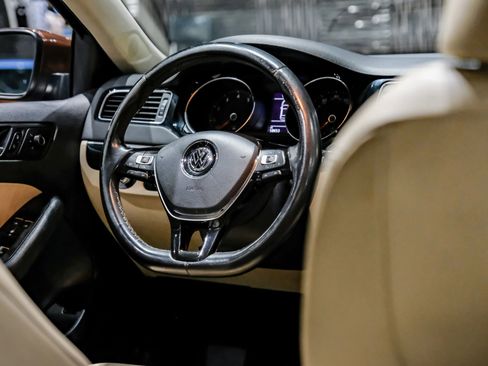 Used 2017 Volkswagen Jetta SEL FWD image 16