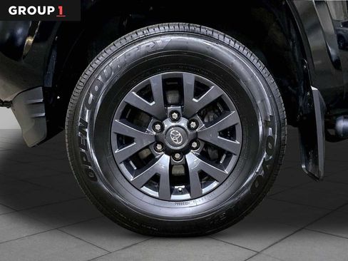 Used 2023 Toyota Tacoma SR5 AWD/4WD image 11